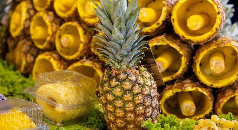 パイナップルの皮を再利用。楽ちんフット＆ボディケア。